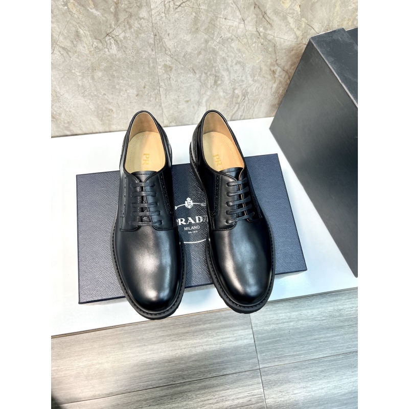 Pra*a leather shoes